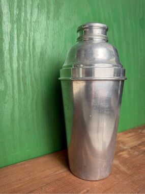 Paramount 64 Oz Jumbo Hotel Cocktail Shaker Made in USA